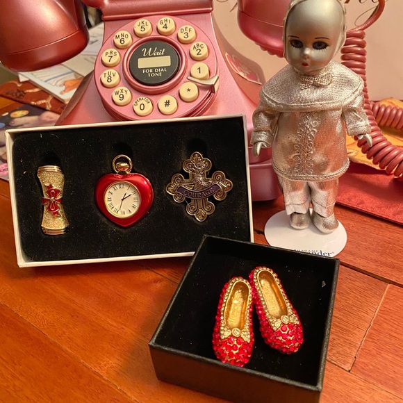 turner entertainment Accessories - The Wizard of Oz 75th anniversary collection. Ruby slippers an Tin Man 👠👠🧙🦁